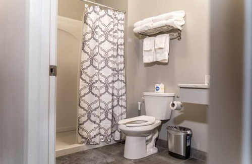 Davenport Apartment | Restful suite Downtown Davenport