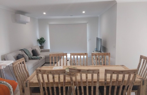 St Leonards House | Resting place for Legends. Smart ,cool near beach,family environment , spacious