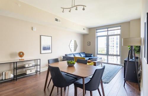 Reston Apartment | Reston 2br steps to mall hospital restaurants WDC-832
