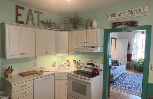 Berkeley Springs House | Restored 1870s 4BR, 2.5 bath, formal dining, in the heart of Berkeley Springs