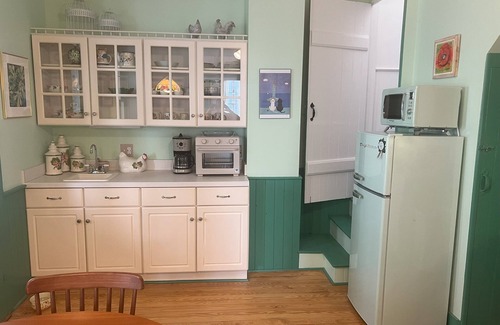 Berkeley Springs House | Restored 1870s 4BR, 2.5 bath, formal dining, in the heart of Berkeley Springs