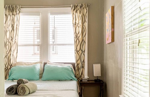 Midtown Apartment | Restored Apartment near it All