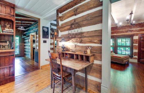Peaks House | Restored Buchanan Log Cabin on 9-Mile Creek!