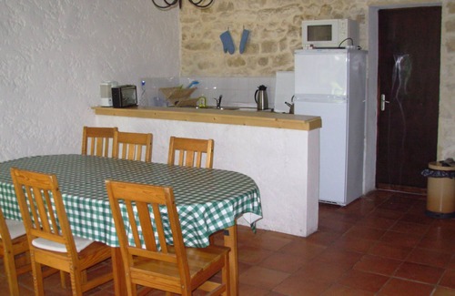 Gaillan-en-Medoc Cottage | Restored country house, 4 persons 2200qm meadow, 2 terraces,