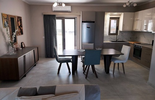 Platanes House | Rethymno Suburb Maisonette
