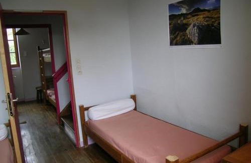 La Chabanne House | Retraite en Montagne Bourbonnaise: Gîte Convivial pour 14 Pers., Proche Loisirs et Nature - FR-1-489-343
