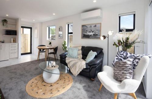Lower Hutt House | Retreat at Biddle Crescent