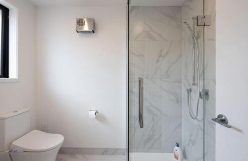 Lower Hutt House | Retreat at Biddle Crescent