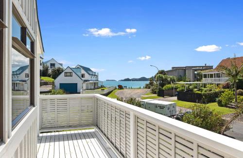 Russell House | Retreat at Tapeka Point - Russell Holiday Home