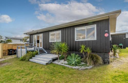Pauanui House | Retreat by the Beach - Pauanui Holiday Home