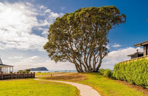 Pauanui House | Retreat by the Beach - Pauanui Holiday Home