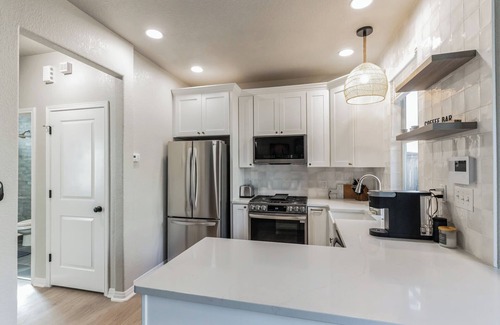 Bouldin House | Retreat in Bouldin Creek | Walkable to restaurants