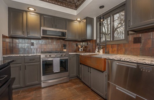 Clear Lake Cabin | Retreat in Clear Lake, Iowa - GARAGE HANGOUT - Half block from Lake!