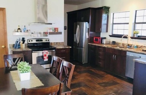 Oatmeal House | RETREAT NEXT TO FLAT CREEK WINERY, Pool,Billiard Table,Outdoor Kitchen, Fire Pit