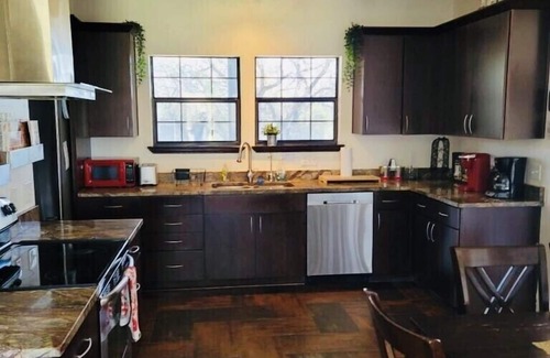 Oatmeal House | RETREAT NEXT TO FLAT CREEK WINERY, Pool,Billiard Table,Outdoor Kitchen, Fire Pit