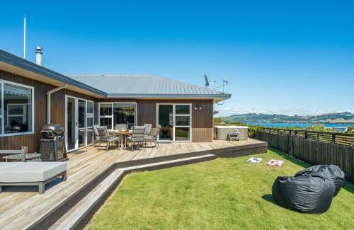 Waipahihi House | Retreat on Harvey Street