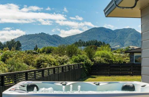Waipahihi House | Retreat on Harvey Street