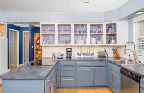 Appleton House | Retreat on River Drive