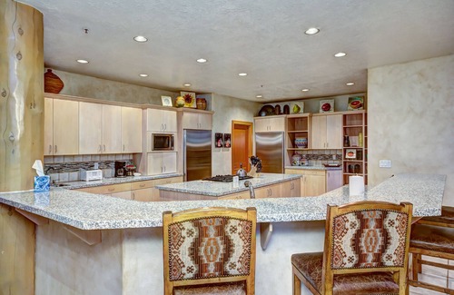 Park Meadows House | Retreat @ The Cove: Magnificent Views, Full Upgraded Luxury Townhome! Hot Tub!