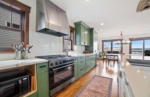 St. Louis County House | Retreat to Island Time a Waterfront home on Park Point