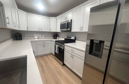 Gilbertsville House | Retreat to the Lake – Spacious 4BR Near The Moors Marina