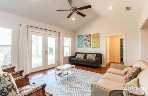 Garfield House | Retreat to the Outdoors with Colorado River Access