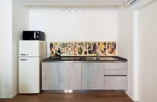 Mestre Apartment | Retreat to this Cozy, Modern and Glam Apartment