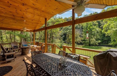 West Jefferson House | Retriever Beach - New River-frontage with Your Own Private Beach! Fire Pits - Games and More!