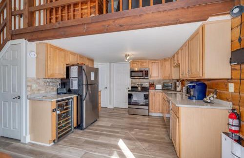 Berkeley Springs House | Retrievers Retreat High Tech Log Cabin Oasis