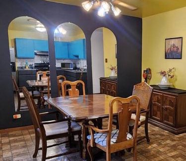 Chicago Apartment | Retro 2 BR Home 6 mins to United Center with Parking