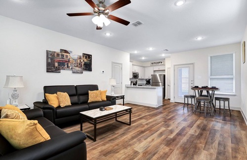 San Antonio House | Retro - A Birdy Vacation Rental