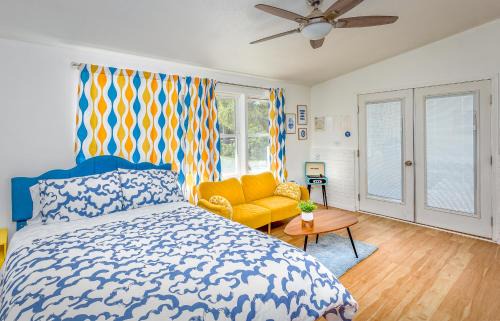 Three Rivers House | Retro Casita on the River! only 1 min to SNP gate! Riverfront with swimming