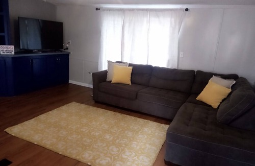 Claiborne House | Retro home