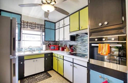 Southgate House | Retro-Inspired Stay BBQ Patio Close to Downtown