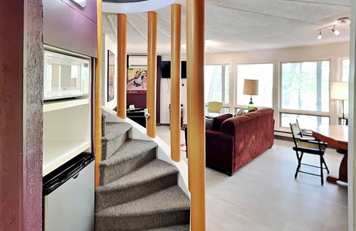 McHenry Cabin | Retro Lake Landing