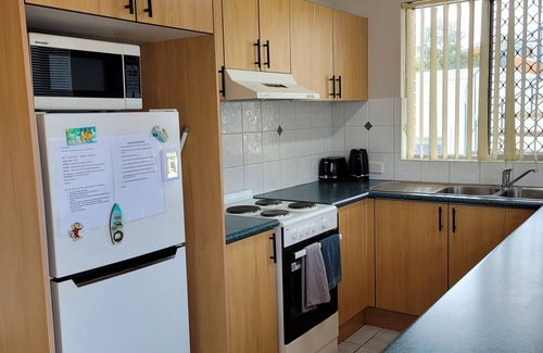 Port Macquarie Apartment | Retro Metro - great location, walk to town and main beach!