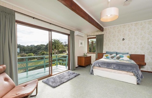 Kerikeri House | Retro River Retreat - Kerikeri Holiday Home