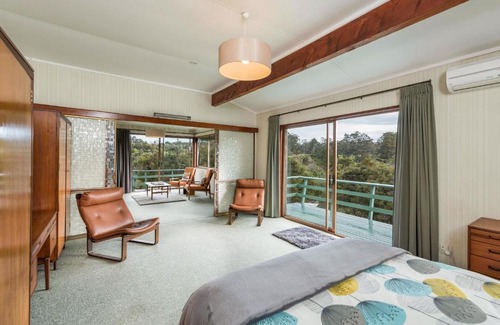 Kerikeri House | Retro River Retreat - Kerikeri Holiday Home