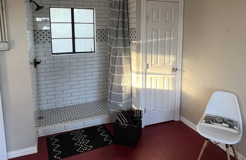 Mineral Wells Apartment | Retro Studio Apartment in the Heart of Downtown