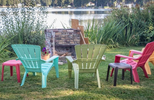 Lake Morton-Berrydale Cabin | Retro Studio Cabin on a LAKE