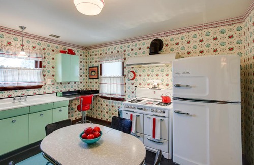 West End House | Retro-Style Home in Ruston Walkable Location!