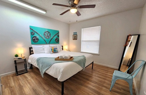 Heritage House | Retro VW Retreat near Lackland AFB San Antonio