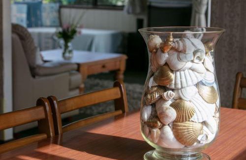 Whangamata House | Retro Whanga Charm