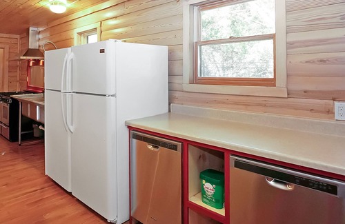 Wimberley House | Reunion Cabin - 2 Bedroom Cabin, Resort Pool, Commercial kitchen