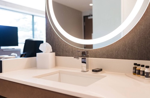 Urbandale Hotel | Revel Hotel Des Moines Urbandale, Tapestry Collection by Hilton