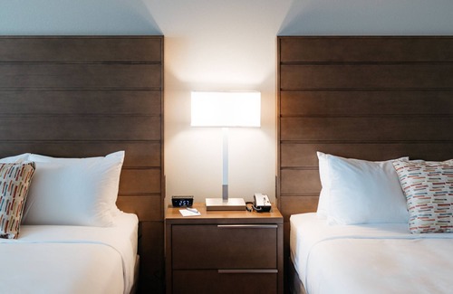 Urbandale Hotel | Revel Hotel Des Moines Urbandale, Tapestry Collection by Hilton