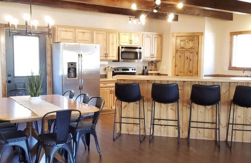 Glendale Cottage | Revered Hidden Lake Lodge @ East Zion & Bryce