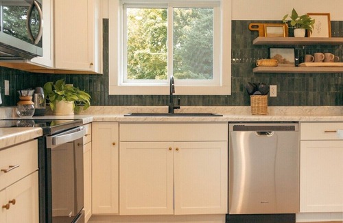 Mohawk Cottage | Revitalize! NEW, near gas, food, Bohemia