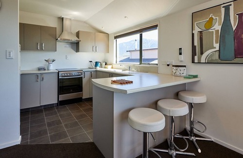 Kaikoura House | Revive House - Kaikoura Holiday Home