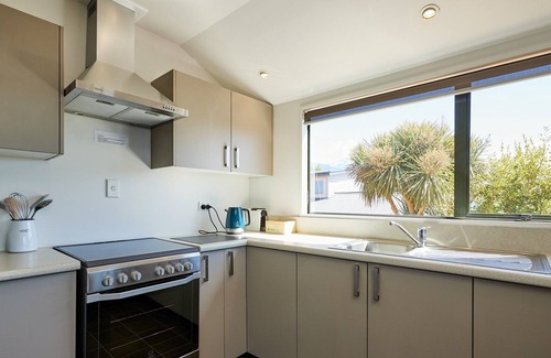 Kaikoura House | Revive House - Kaikoura Holiday Home